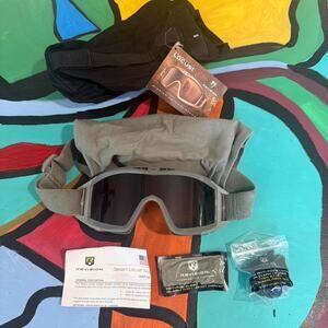 Like-New Army Desert Locust Goggles w/ Tags, Case, Cloth, Outdoors Gorpcore